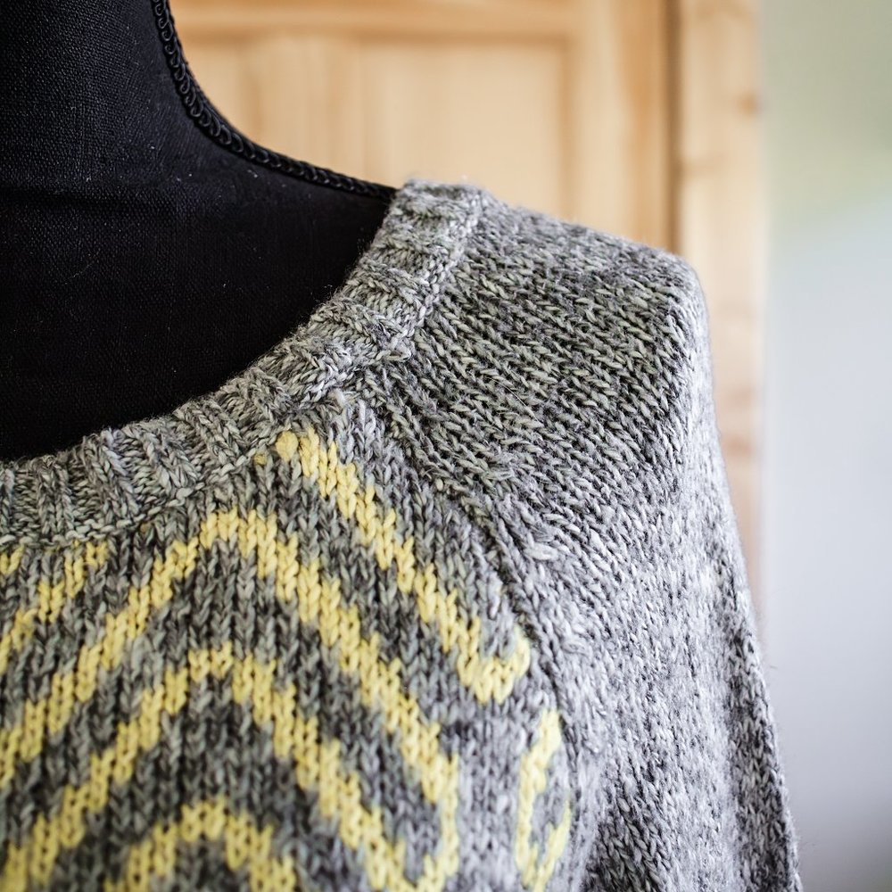 Maurices Grey Knit Pullover Sweater with Yellow Geometric Detail Size S - Picture 3 of 9